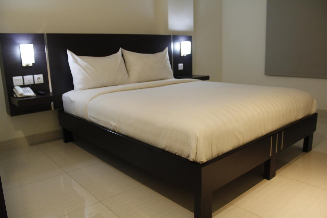 Bella Vita Hotel กูปัง ภายนอก รูปภาพ