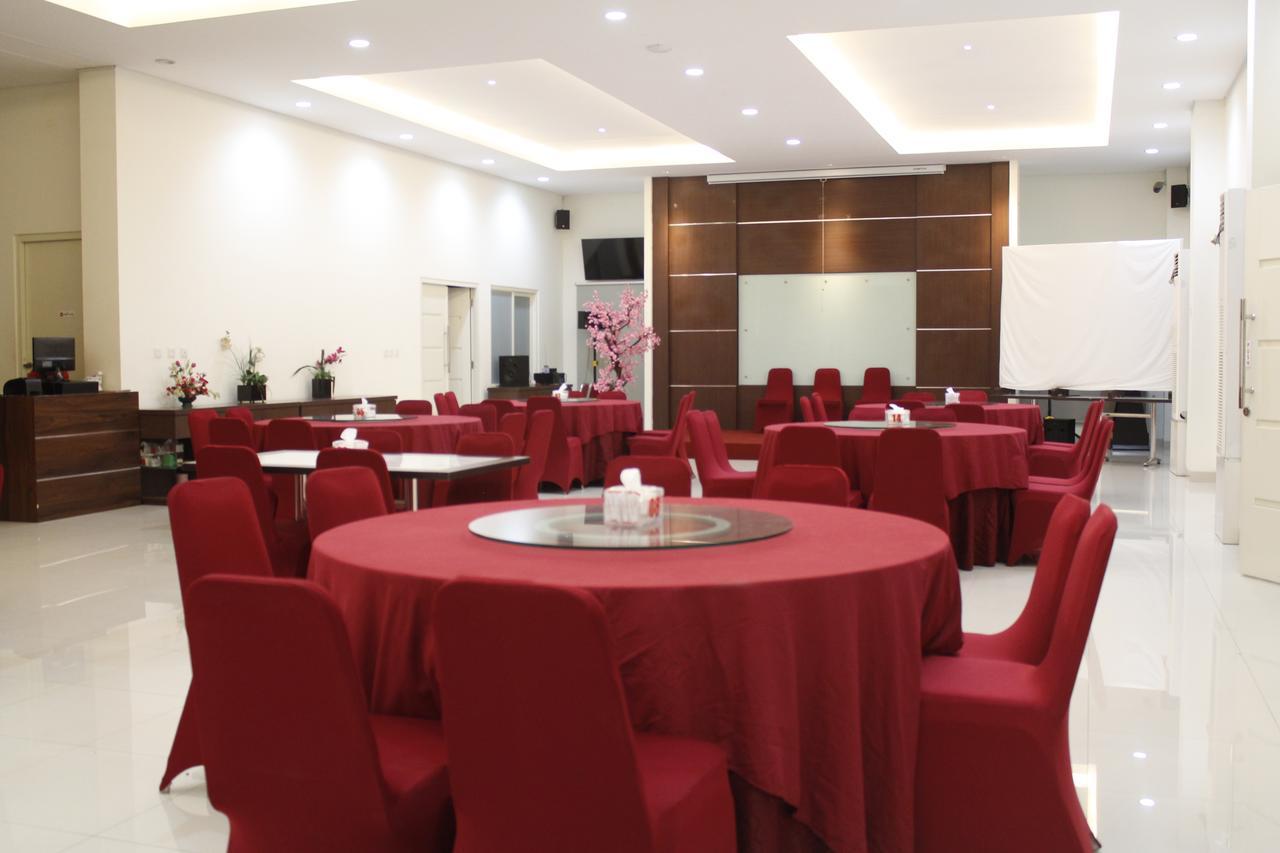 Bella Vita Hotel กูปัง ภายนอก รูปภาพ